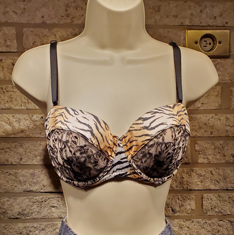 Victoria Secret Very Sexy animal print balconette bra 34DD